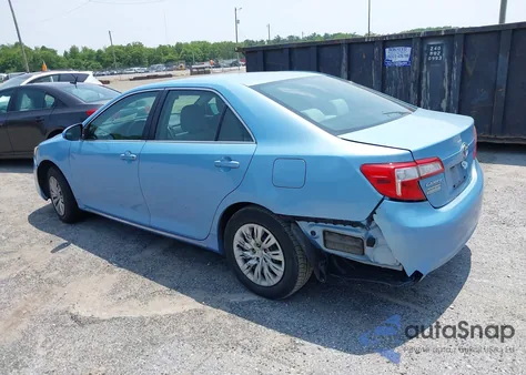 2013 Toyota Camry Le z USA, uszkodzony, nr VIN 4T1BF1FK8DU678723